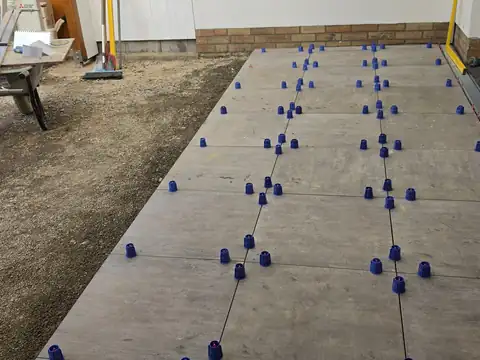 Terrassenplatten in Verlegung