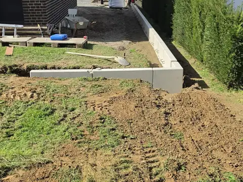 Bodenvorbereitung für Rasen